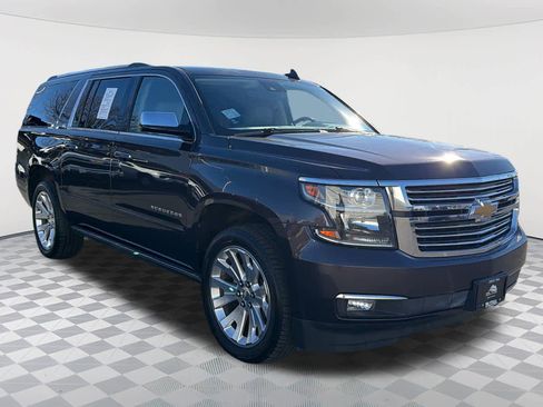 Used 2016 Chevrolet Suburban LTZ image 3