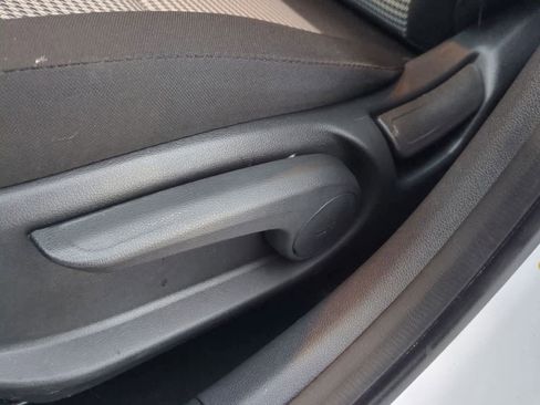 Used 2023 Hyundai Kona SE image 16