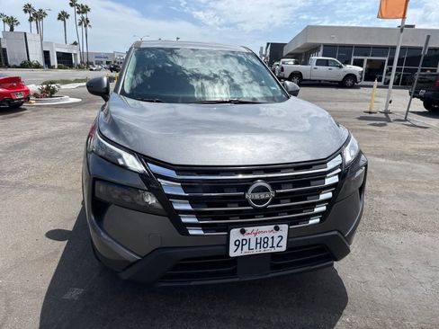 Used 2025 Nissan Rogue SV FWD image 5