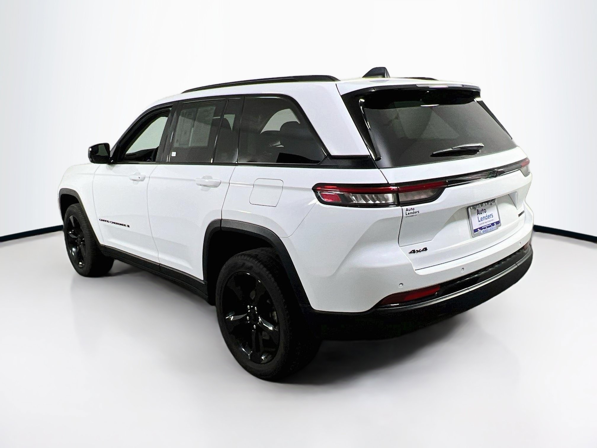 Used 2023 Jeep Grand Cherokee Limited w/ Black Appearance Package AWD/4WD image 7
