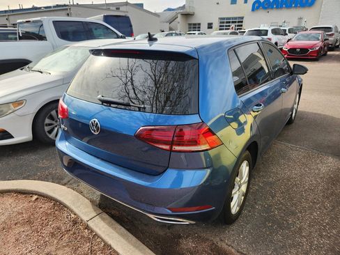 Used 2021 Volkswagen Golf 4-Door image 6