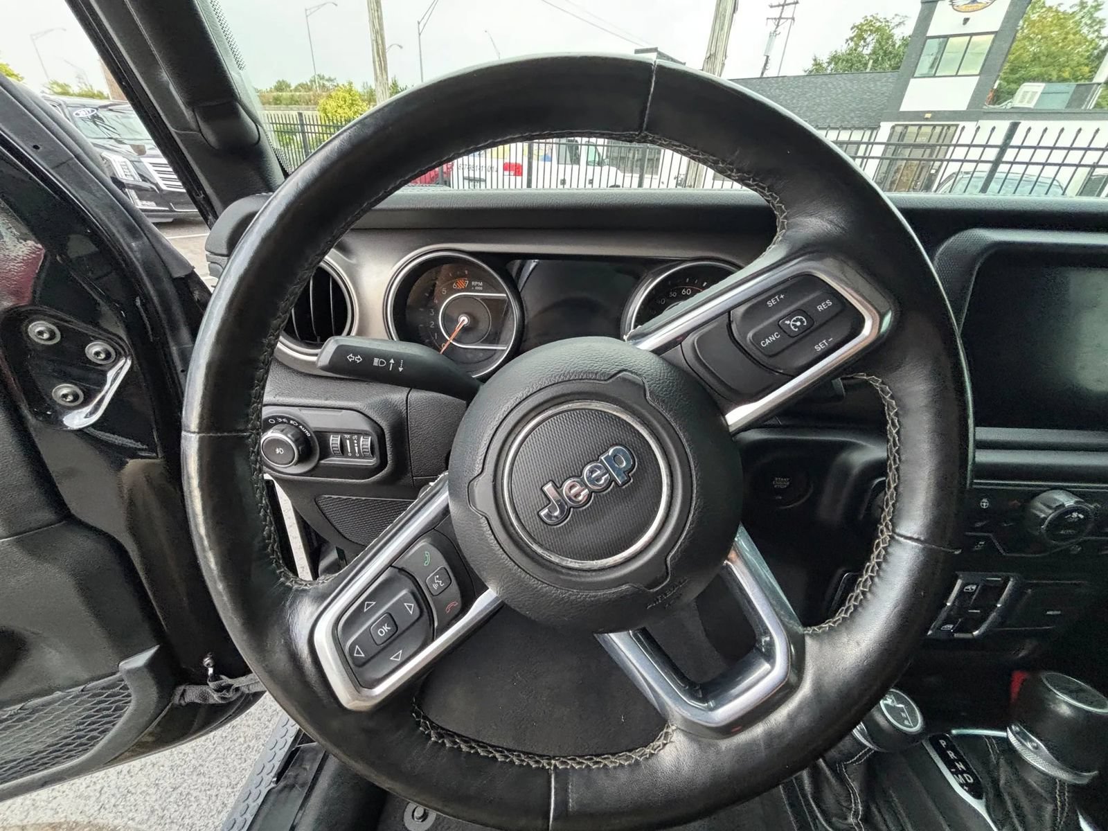 Used 2020 Jeep Wrangler Unlimited Sahara AWD/4WD image 23