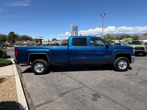 Used 2018 GMC Sierra 2500 SLE AWD/4WD image 4