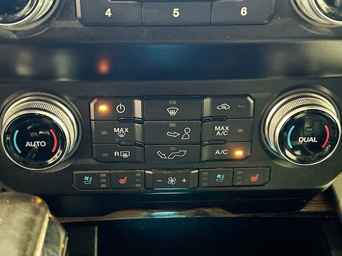 Used 2020 Ford F150 Lariat w/ Equipment Group 502A Luxury AWD/4WD image 14