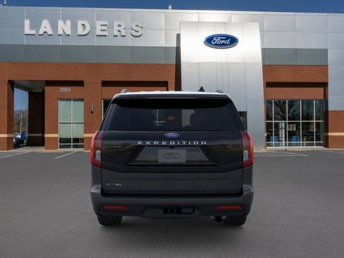 New 2025 Ford Expedition Active image 5