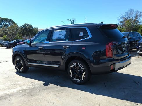 New 2025 Kia Telluride S image 6