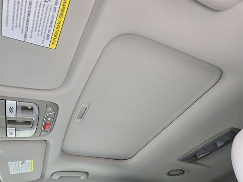 New 2025 Kia Telluride S image 18