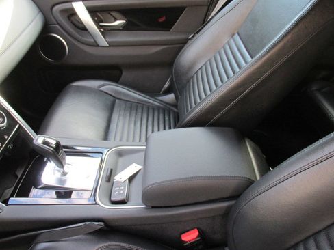 Used 2021 Land Rover Discovery Sport S image 23