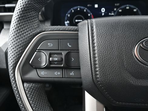 Used 2025 Toyota Tacoma Trailhunter Hybrid image 31