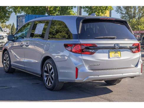 Used 2025 Honda Odyssey EX-L image 5
