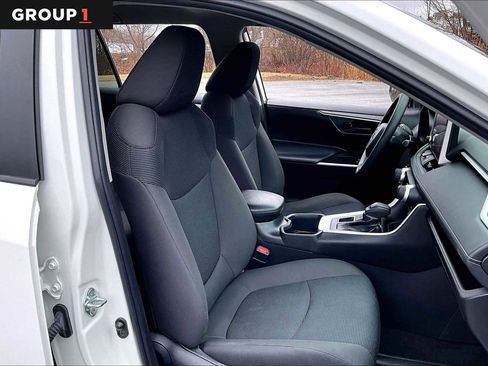 Used 2023 Toyota RAV4 LE image 8