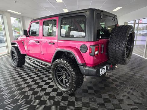 Used 2022 Jeep Wrangler Unlimited Sahara image 5