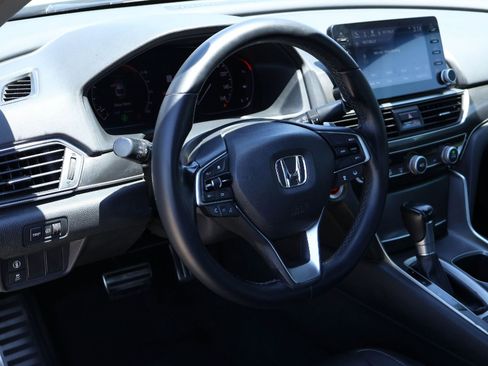 Used 2020 Honda Accord Sport image 2