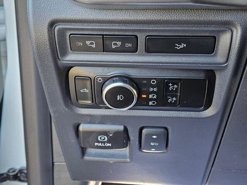 Used 2023 Ford F150 Lariat w/ Trailer Tow Package image 26