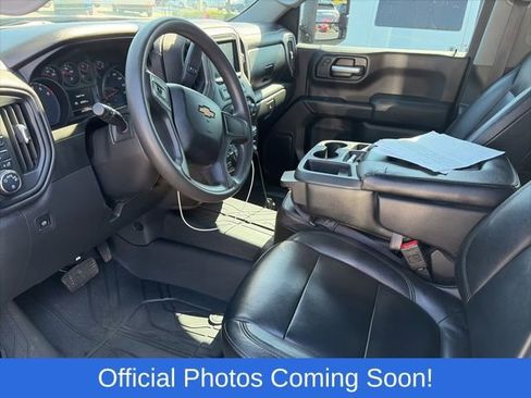 Used 2019 Chevrolet Silverado 1500 Custom w/ Custom Max Trailering Package AWD/4WD image 3