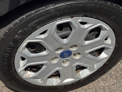 Used 2012 Ford Focus SE image 9