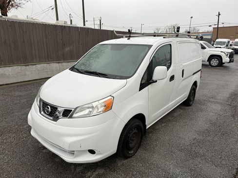 Used 2017 Nissan NV200 SV image 2