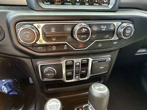 Used 2022 Jeep Wrangler Unlimited Sport AWD/4WD image 13