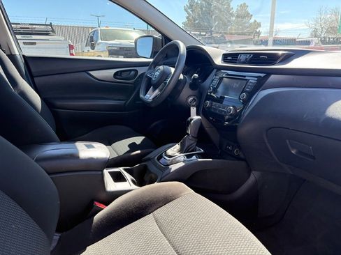 Used 2021 Nissan Rogue Sport S image 9