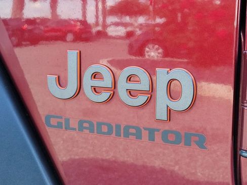 Used 2021 Jeep Gladiator Mojave AWD/4WD image 7