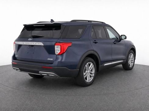 Used 2023 Ford Explorer XLT w/ Equipment Group 202A AWD/4WD image 21