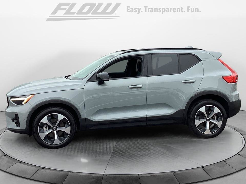 Certified 2024 Volvo XC40 B5 Plus AWD/4WD image 5