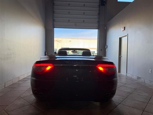 Used 2010 Maserati GranTurismo Convertible image 29