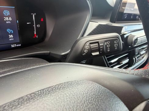 Used 2025 Ford Escape ST-Line Select AWD/4WD image 18