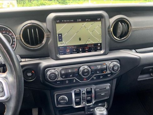 Used 2021 Jeep Wrangler Unlimited Sahara AWD/4WD image 6
