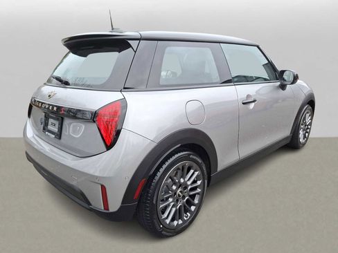 Certified 2025 MINI Cooper S image 4