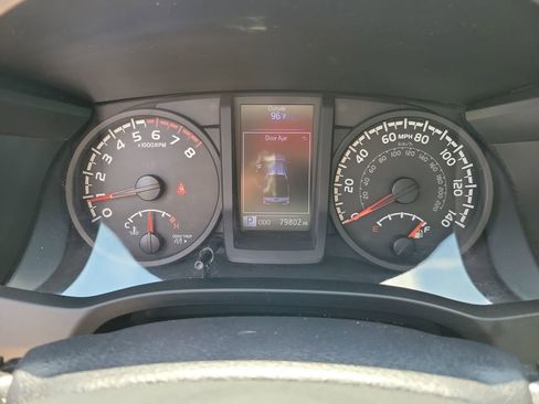 Used 2018 Toyota Tacoma SR w/ SR Convenience Package RWD image 20