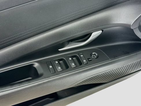 Used 2024 Hyundai Elantra SEL FWD image 12