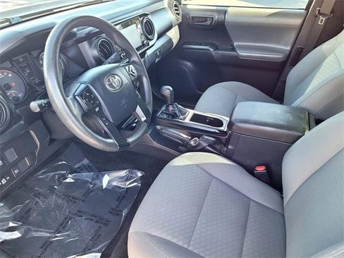 Used 2020 Toyota Tacoma SR image 12