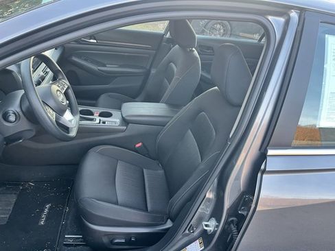 Certified 2025 Nissan Altima 2.5 SV image 11