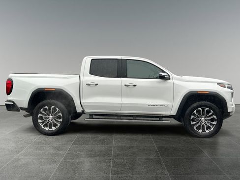 Used 2023 GMC Canyon Denali image 8