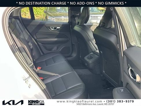 Used 2021 Volvo S60 T5 Momentum FWD image 17