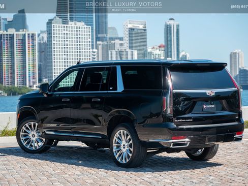 Used 2022 Cadillac Escalade ESV Premium Luxury image 15
