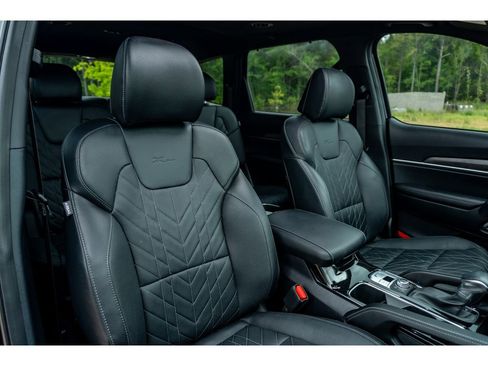 Used 2025 Kia Telluride AWD image 20