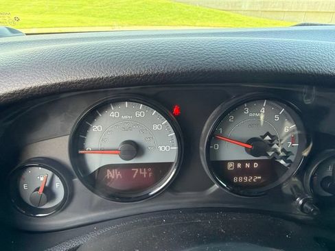 Used 2017 Jeep Wrangler Unlimited Sahara AWD/4WD image 10