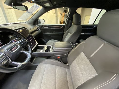 Used 2025 GMC Acadia Elevation image 23