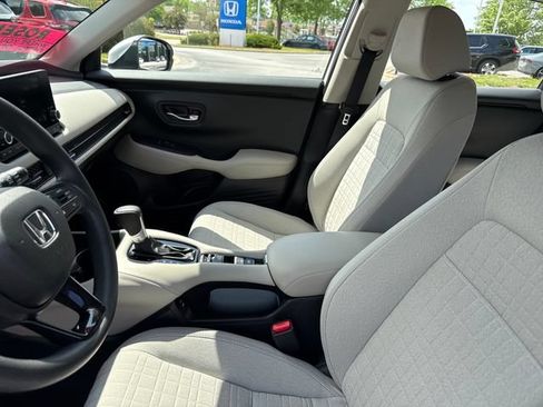 Certified 2025 Honda HR-V LX image 13