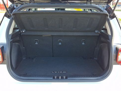 Used 2022 Hyundai Venue Limited w/ Cargo Package FWD image 29
