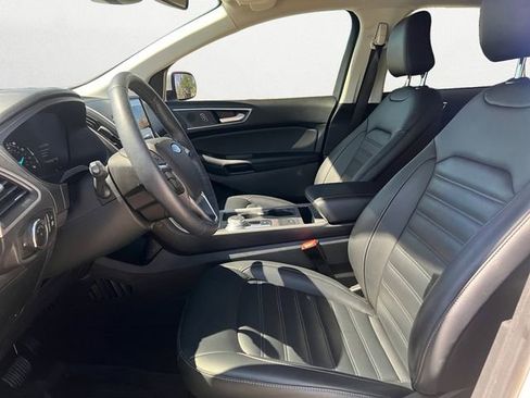 Used 2024 Ford Edge SEL w/ Convenience Package image 9