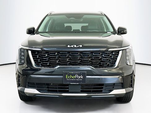 Used 2024 Kia Sorento S image 2