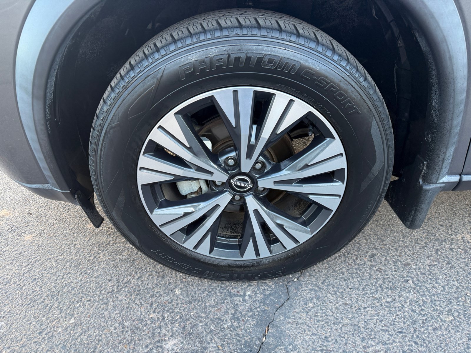 Used 2022 Nissan Rogue SV FWD image 11