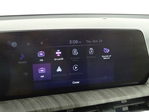 Used 2024 Kia Telluride EX w/ EX Captain's Chair Package image 41