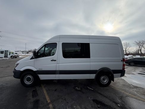 Used 2016 Freightliner Sprinter 2500 RWD image 6