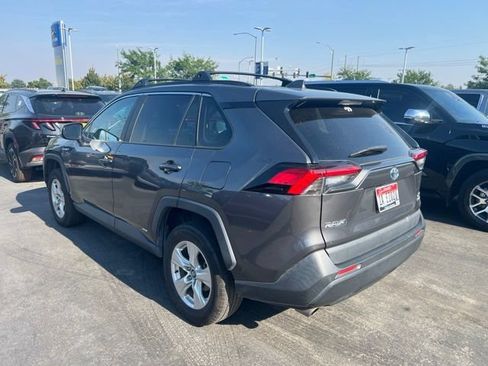 Used 2020 Toyota RAV4 XLE w/ Carpet Mat Package AWD/4WD image 4