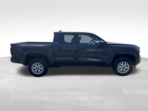 Used 2025 Toyota Tacoma SR5 AWD/4WD image 7
