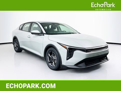 Used 2025 Kia K4 LXS image 1